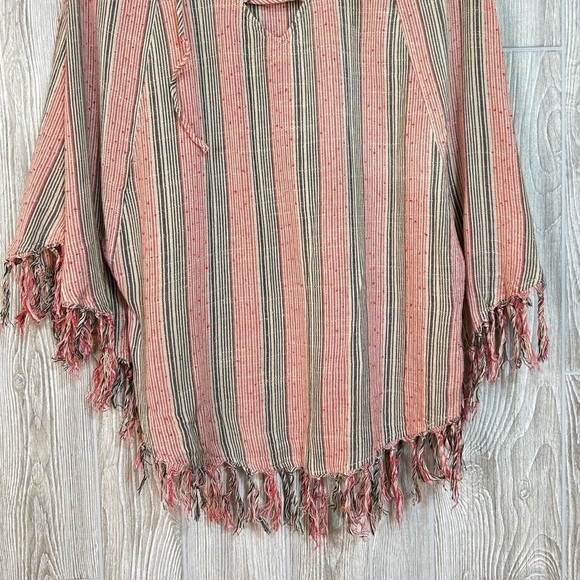 Billabong Vertical Striped Poncho Lance Up V Neck with Fringe Red Gray M/L - Picture 2 of 14
